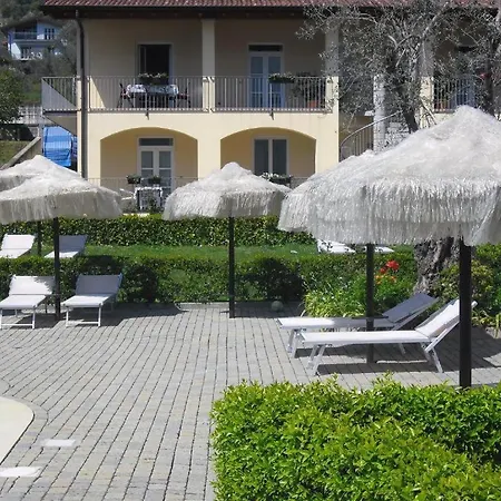 Letizia Aparthotel